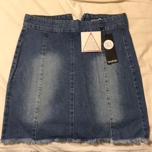 Frayed edge denim mini skirt